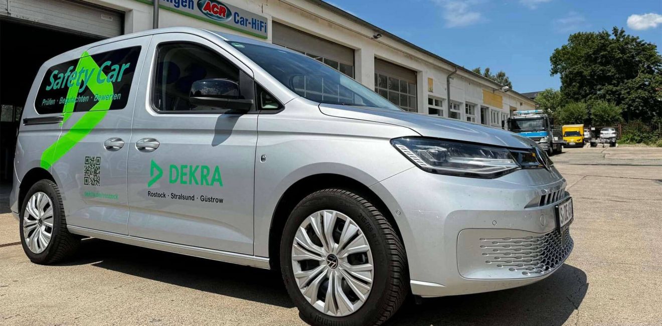 DEKRA lässt Fahrzeuge mit Sortimo ausrüsten