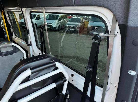 Sprinter mit 3 Punkt Gurt/ Rückhaltesystem für Tragestuhl