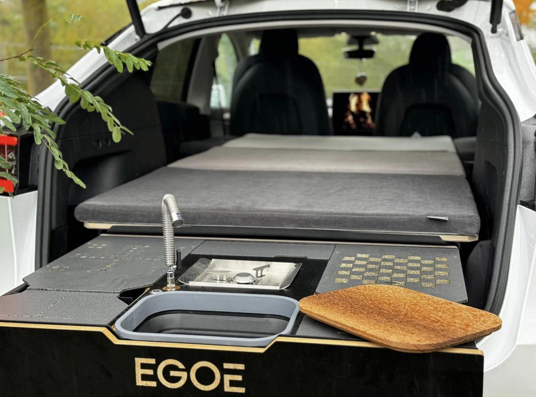 EGOE Nestbox Tesla Model Y