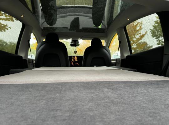 EGOE Nestbox Tesla Model Y