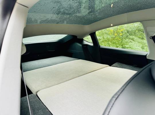 EGOE Nestbox Tesla Model Y