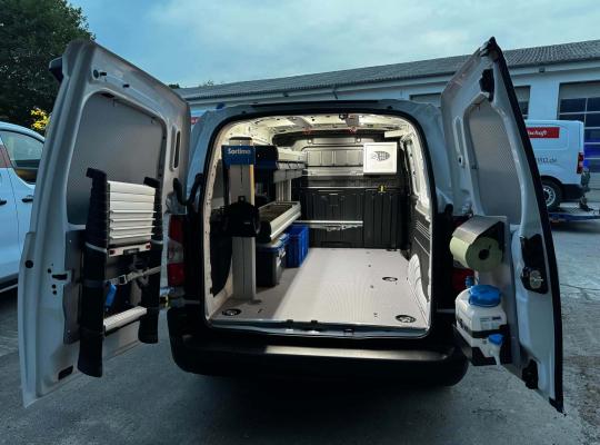 Fleissig ist das Team von ACR Rostock 