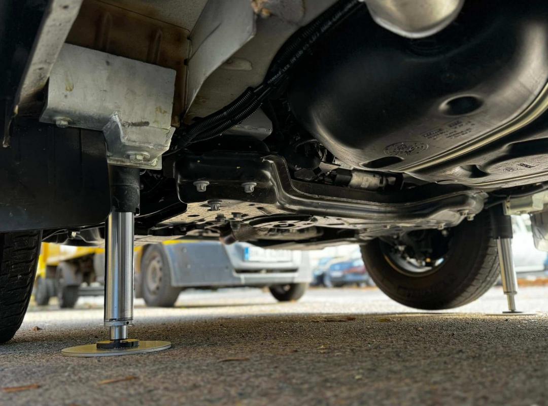 Hubstützen Anlage am Adria Sonic 700DL