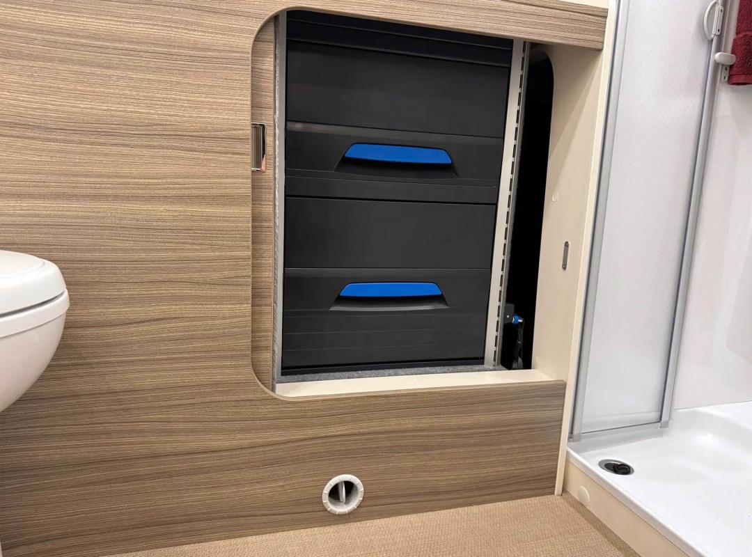 Das Wohnmobil hat Geheimfächer bekommen