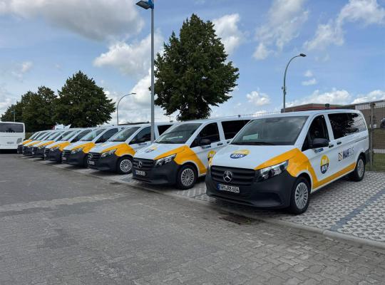 Serienfertigung XXL bei ACR Rostock. Taxialarm für Rufbusse zur Personenbeförderung.