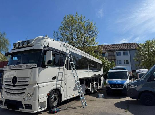 Solaranlage XXL auf dem Camper-Dach.